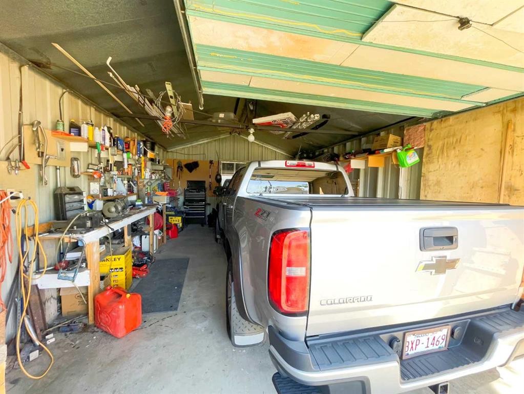 331 Armstrong Street, Carmangay, AB - Indoor Photo Showing Garage