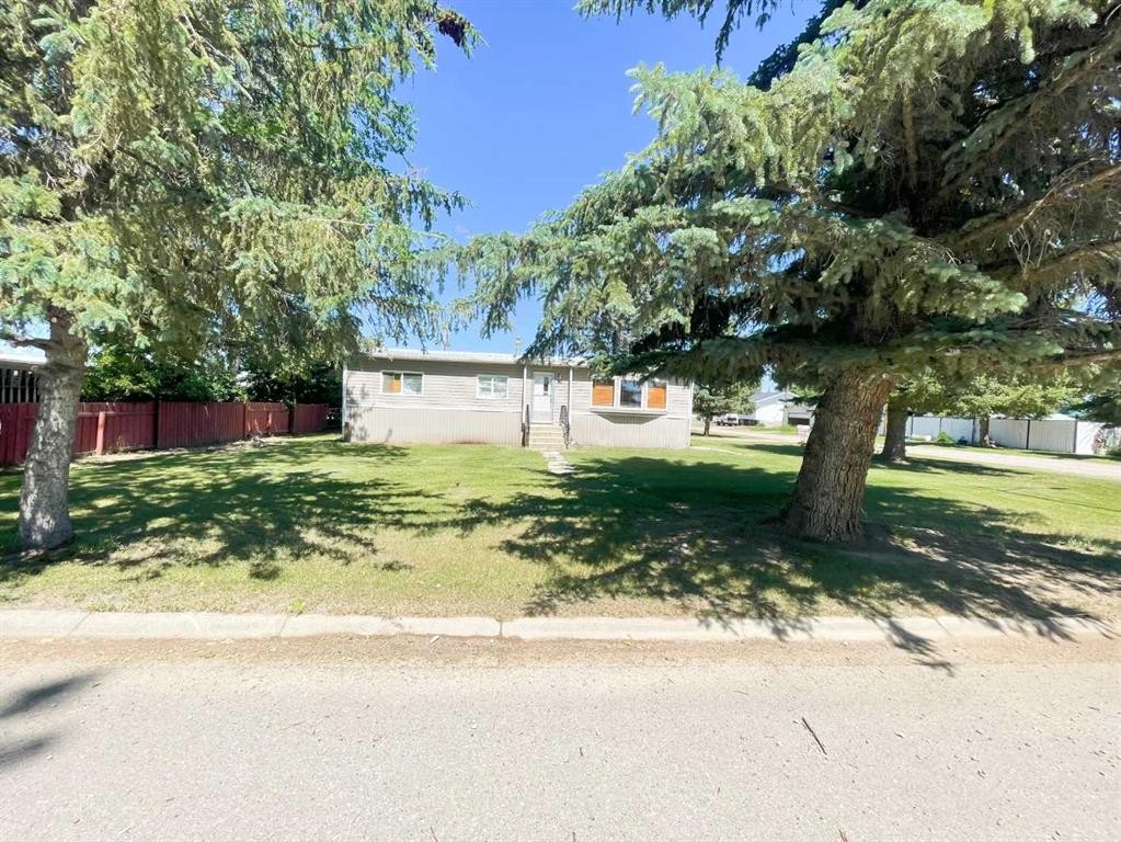 331 Armstrong Street, Carmangay, AB - Outdoor