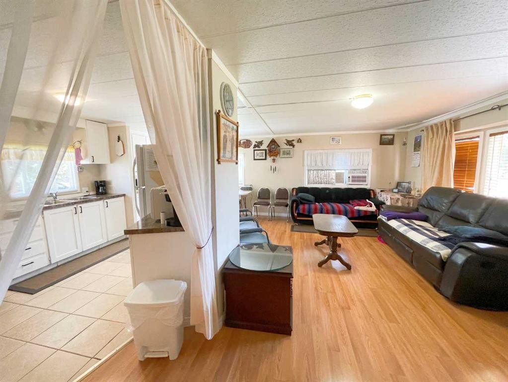 331 Armstrong Street, Carmangay, AB - Indoor