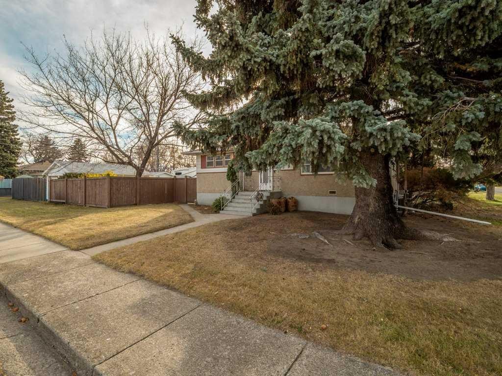 2704 3 Avenue South, Lethbridge, AB - Outdoor