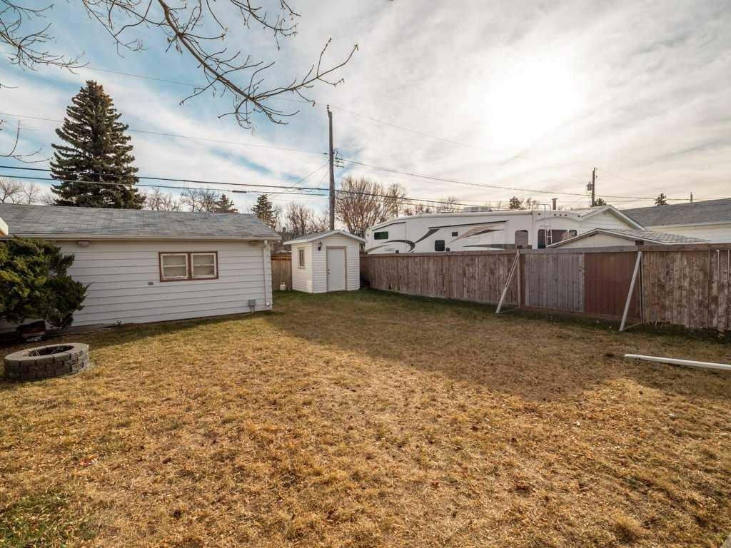 2704 3 Avenue South, Lethbridge, AB - Outdoor