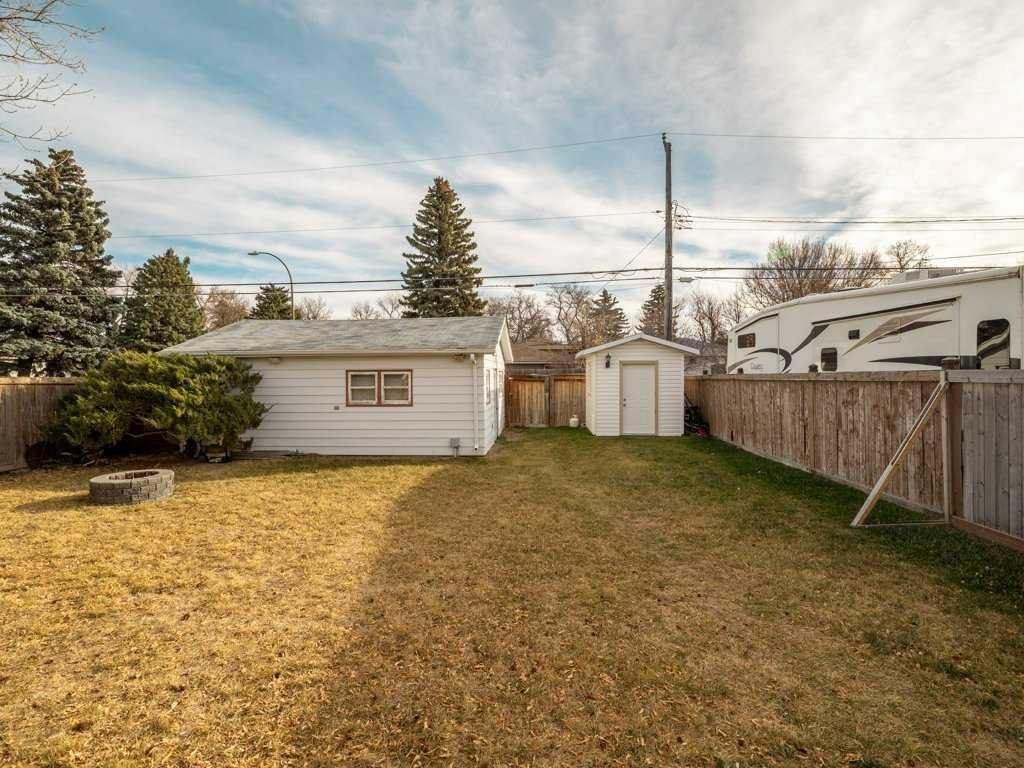 2704 3 Avenue South, Lethbridge, AB - Outdoor