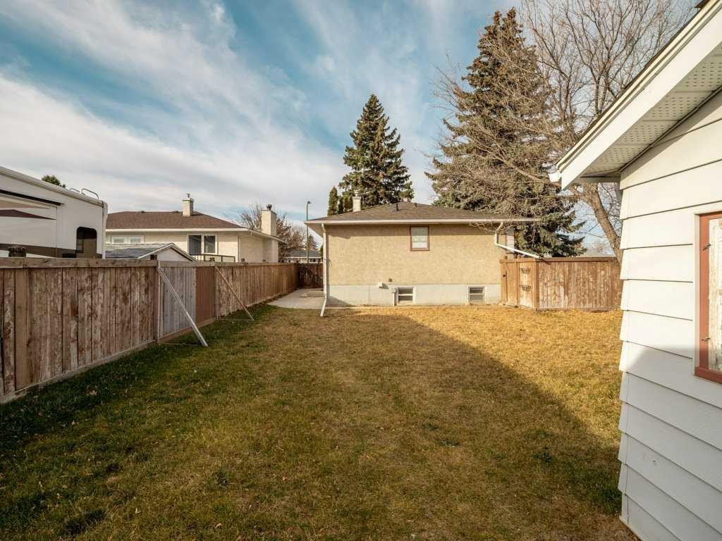 2704 3 Avenue South, Lethbridge, AB - Outdoor