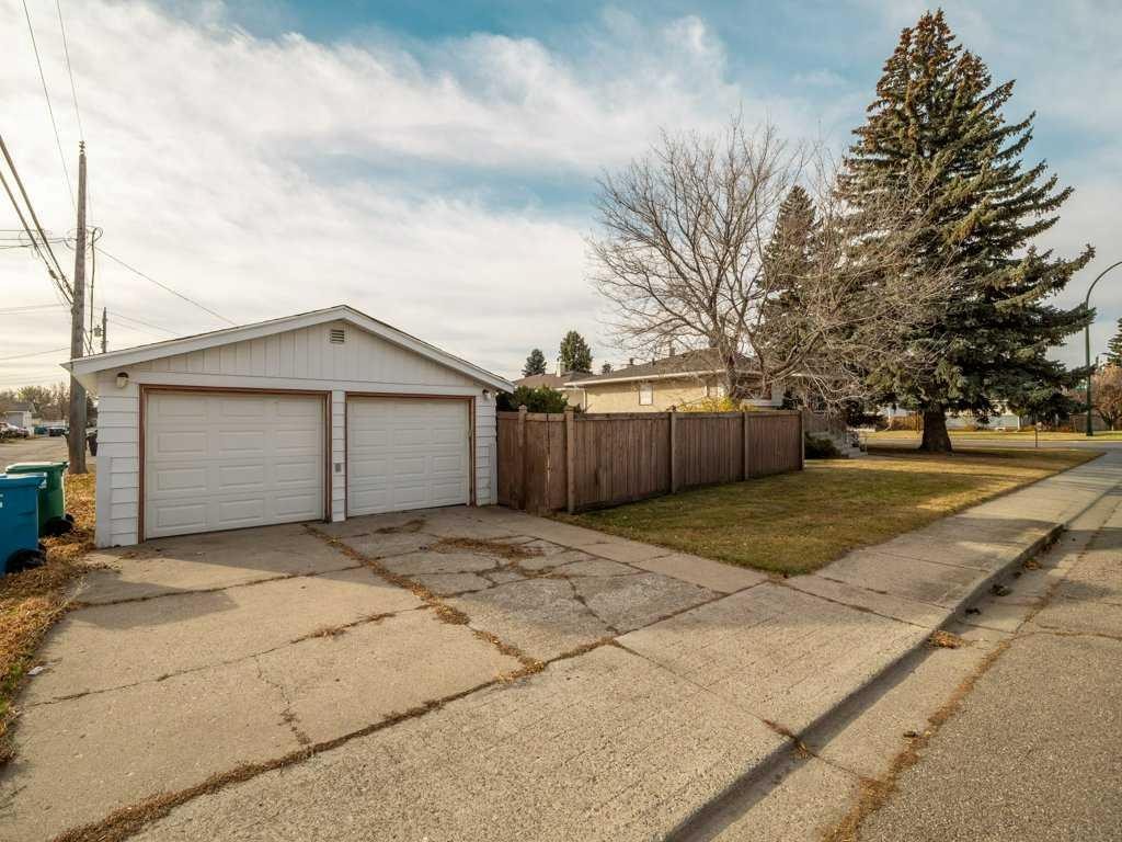 2704 3 Avenue South, Lethbridge, AB - Outdoor