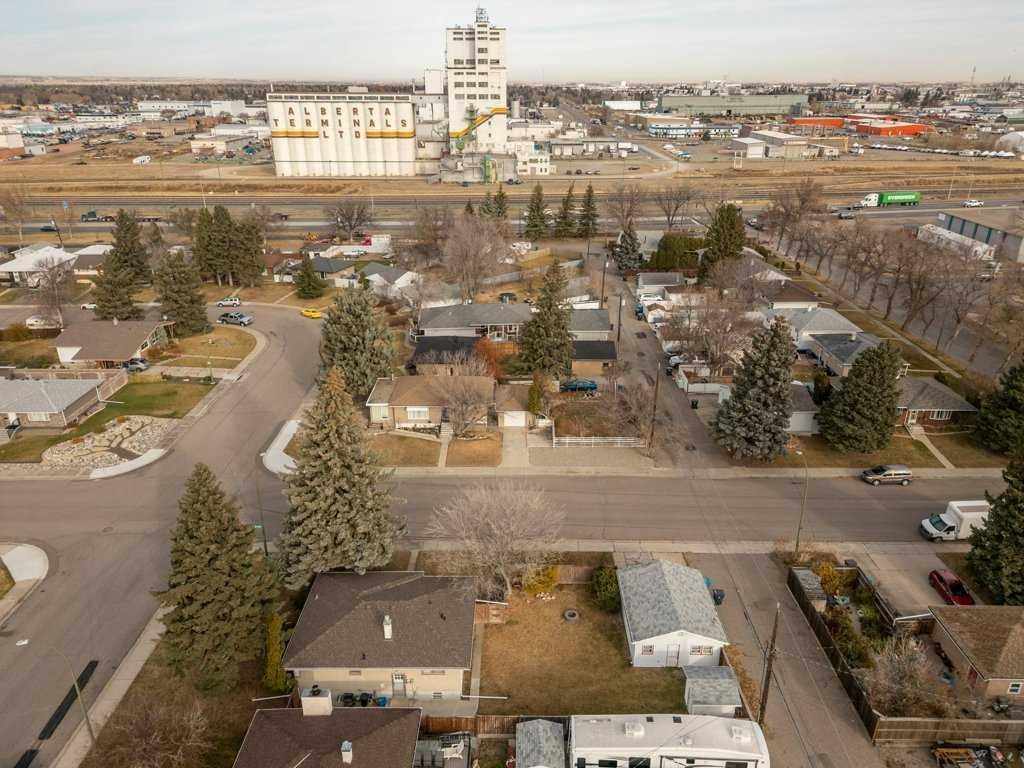 2704 3 Avenue South, Lethbridge, AB - Outdoor With View