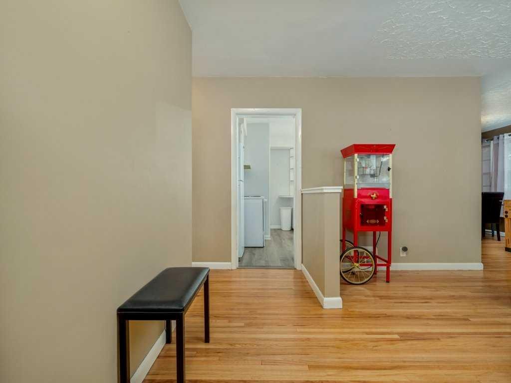 2704 3 Avenue South, Lethbridge, AB - Indoor Photo Showing Other Room