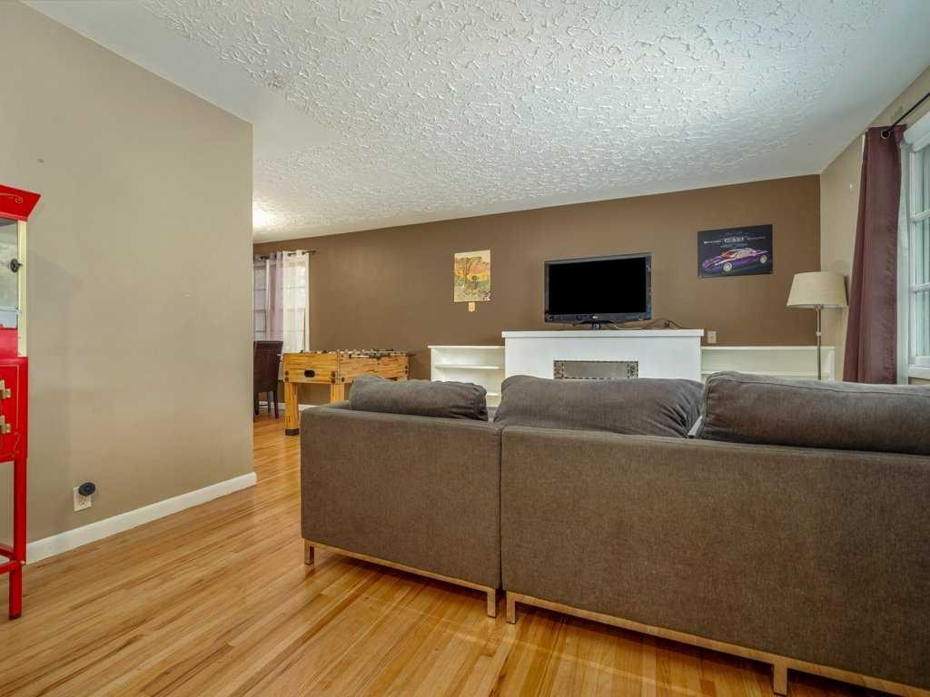 2704 3 Avenue South, Lethbridge, AB - Indoor Photo Showing Other Room