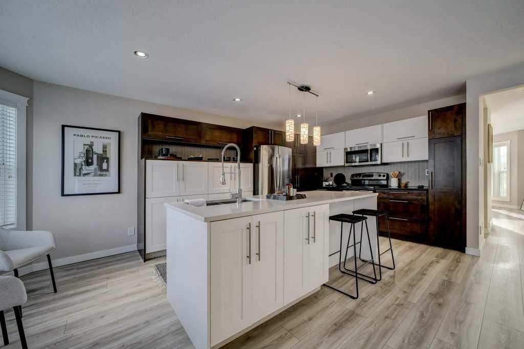 29 Peigan Court West, Lethbridge, AB - Indoor Photo Showing Kitchen