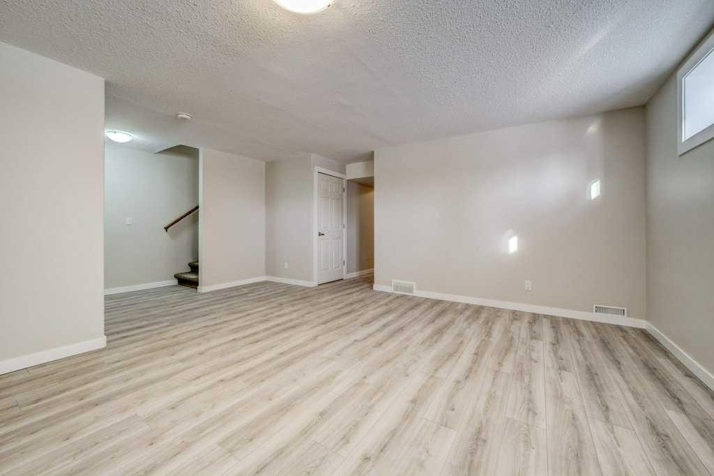 29 Peigan Court West, Lethbridge, AB - Indoor Photo Showing Other Room