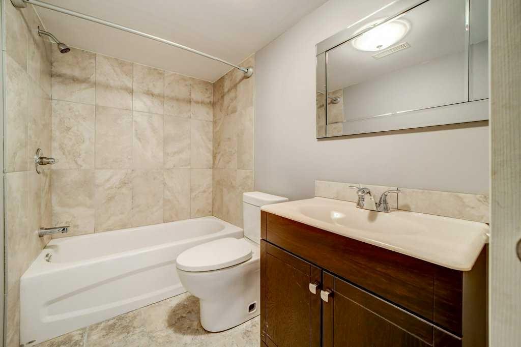 29 Peigan Court West, Lethbridge, AB - Indoor Photo Showing Bathroom