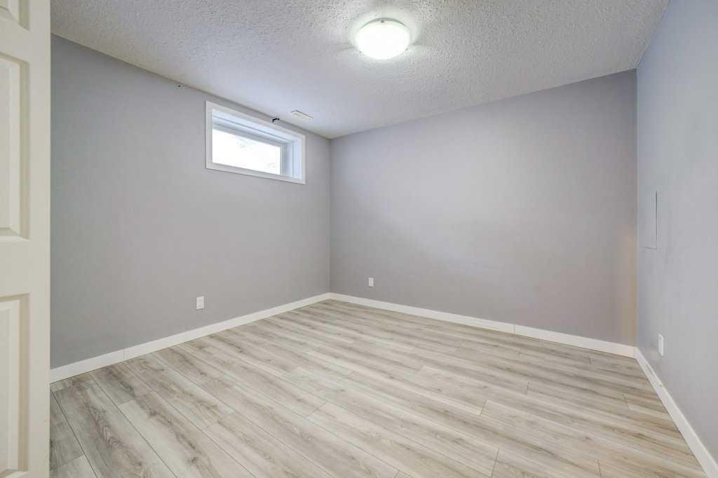 29 Peigan Court West, Lethbridge, AB - Indoor Photo Showing Other Room