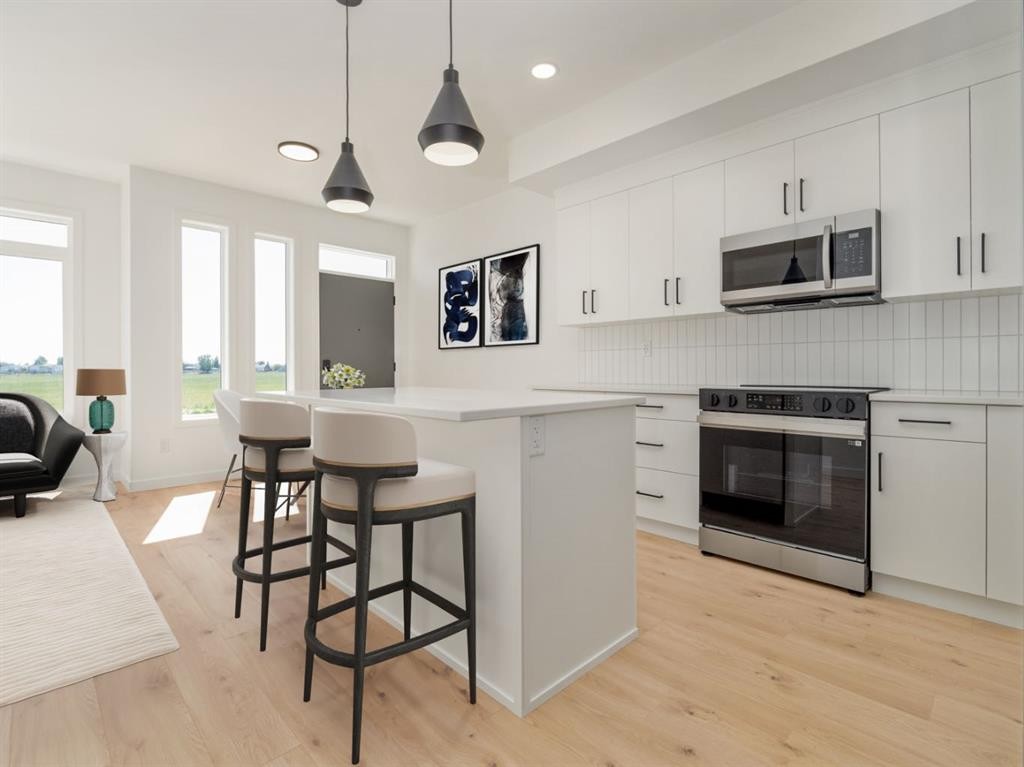 669 Blackwolf Boulevard North, Lethbridge, AB - Indoor Photo Showing Kitchen