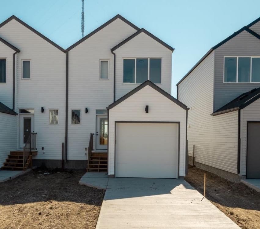 669 Blackwolf Boulevard North, Lethbridge, AB - Outdoor With Exterior