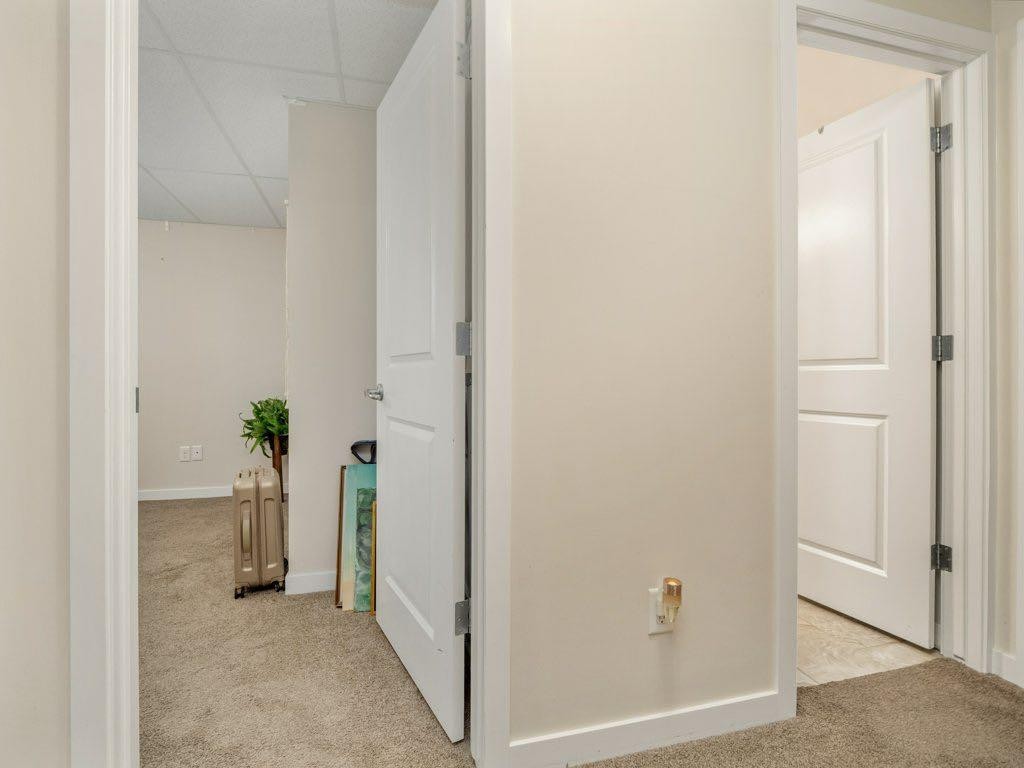 359 Caledonia Boulevard West, Lethbridge, AB - Indoor Photo Showing Other Room