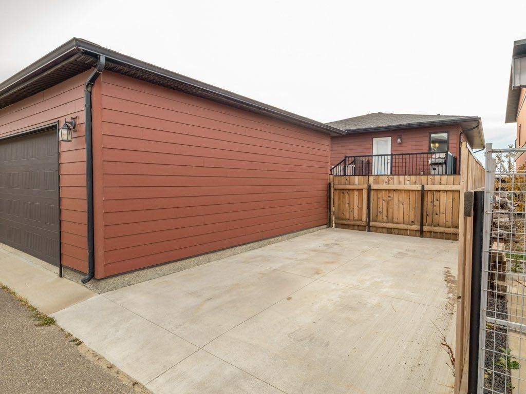 359 Caledonia Boulevard West, Lethbridge, AB - Outdoor With Exterior