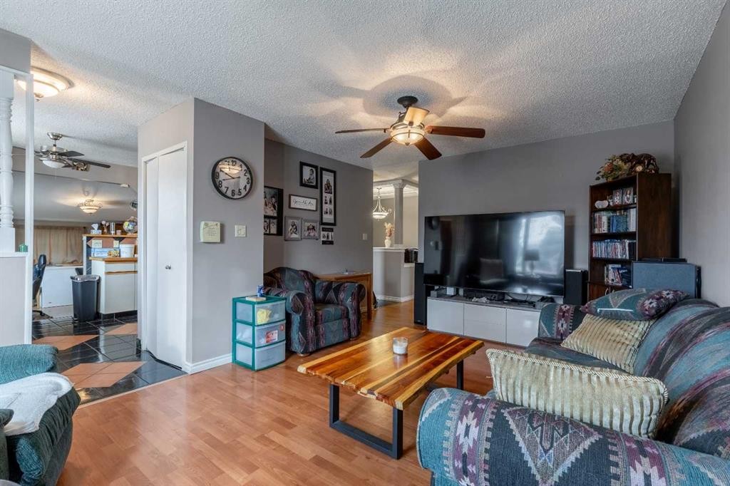 1919 19 Avenue South, Lethbridge, AB - Indoor Photo Showing Living Room