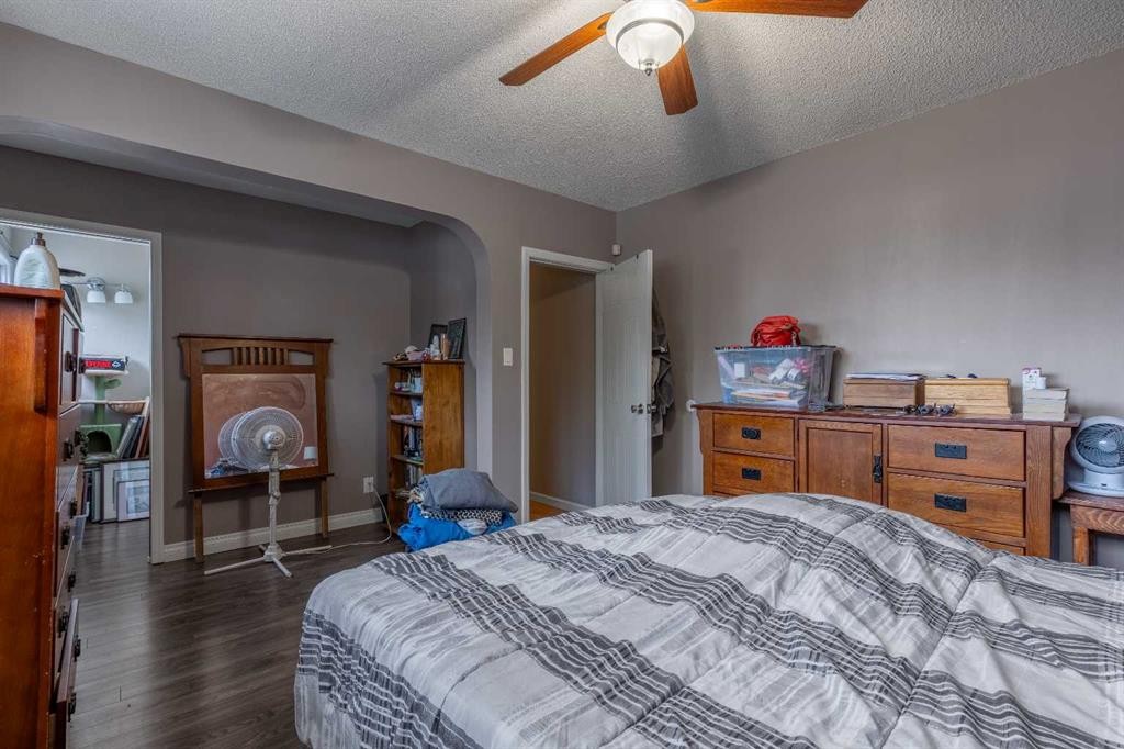 1919 19 Avenue South, Lethbridge, AB - Indoor Photo Showing Bedroom