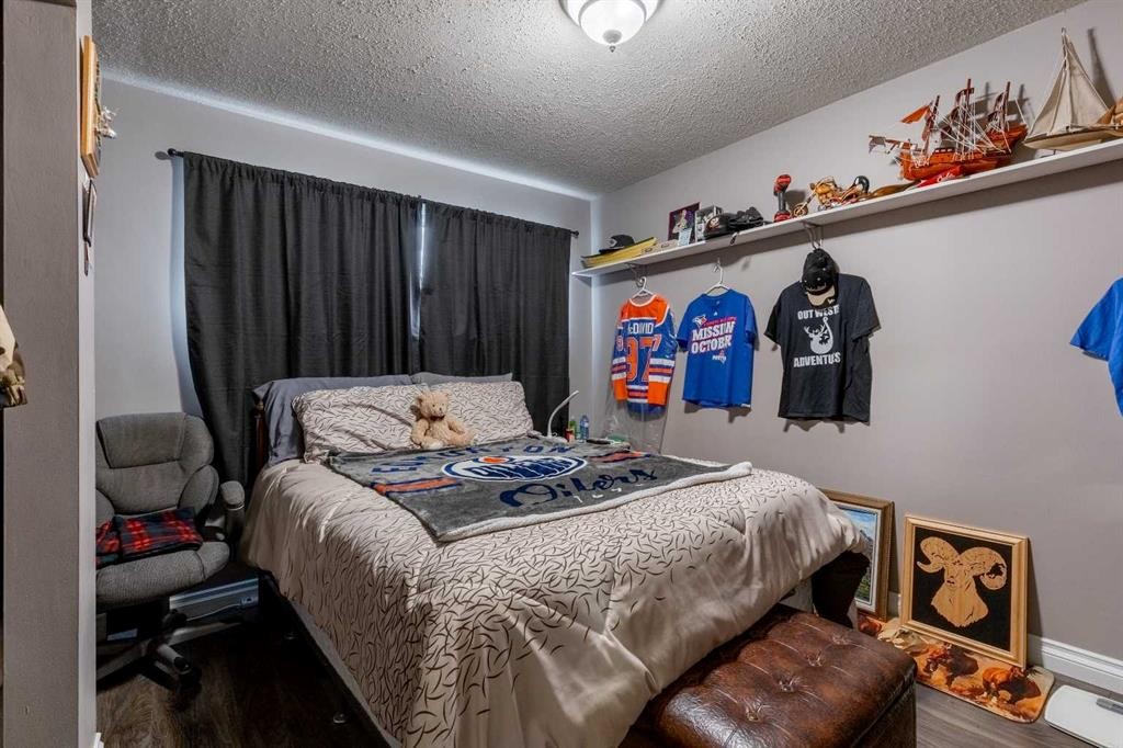 1919 19 Avenue South, Lethbridge, AB - Indoor Photo Showing Bedroom