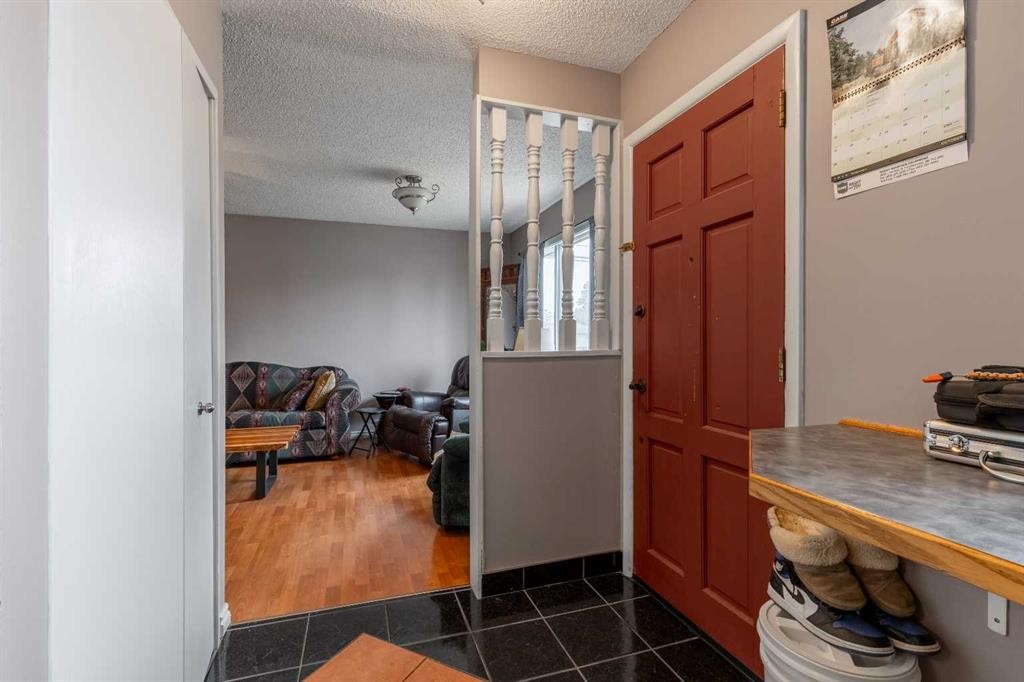 1919 19 Avenue South, Lethbridge, AB - Indoor