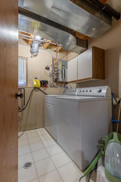 66 Assiniboia Way West, Lethbridge, AB - Indoor Photo Showing Laundry Room