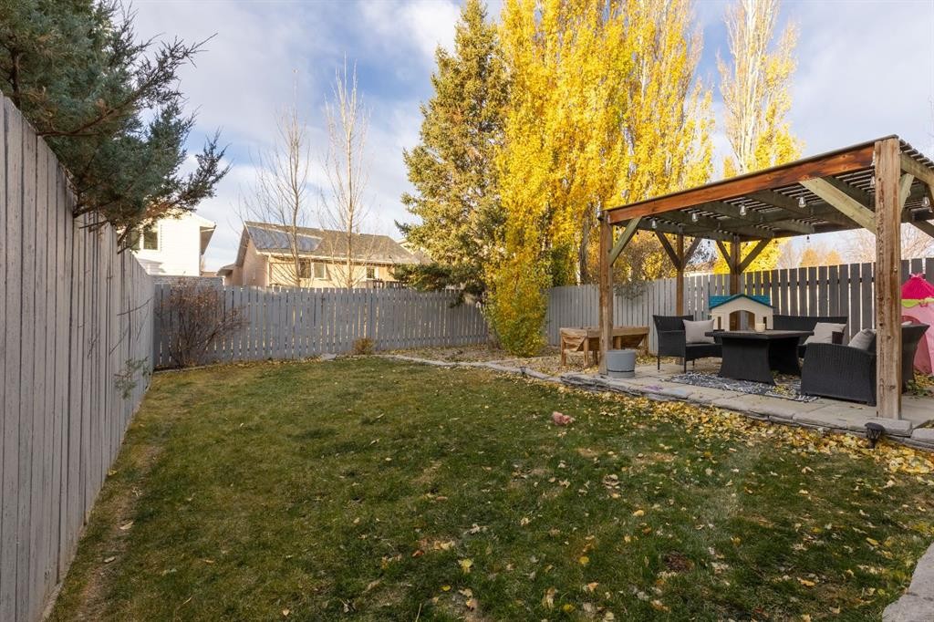 66 Assiniboia Way West, Lethbridge, AB - Outdoor