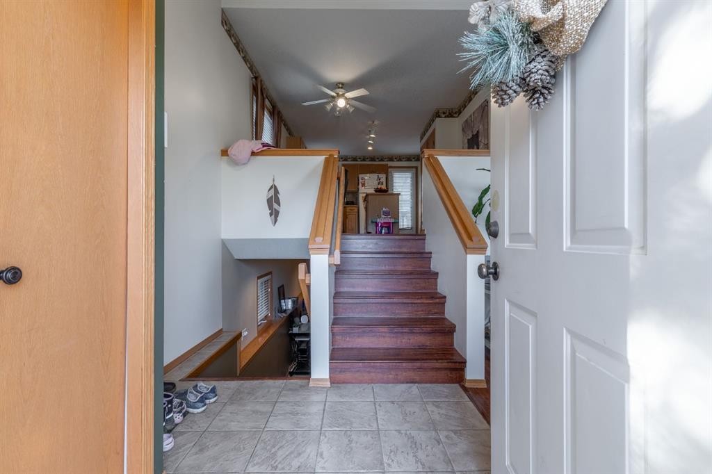 66 Assiniboia Way West, Lethbridge, AB - Indoor Photo Showing Other Room