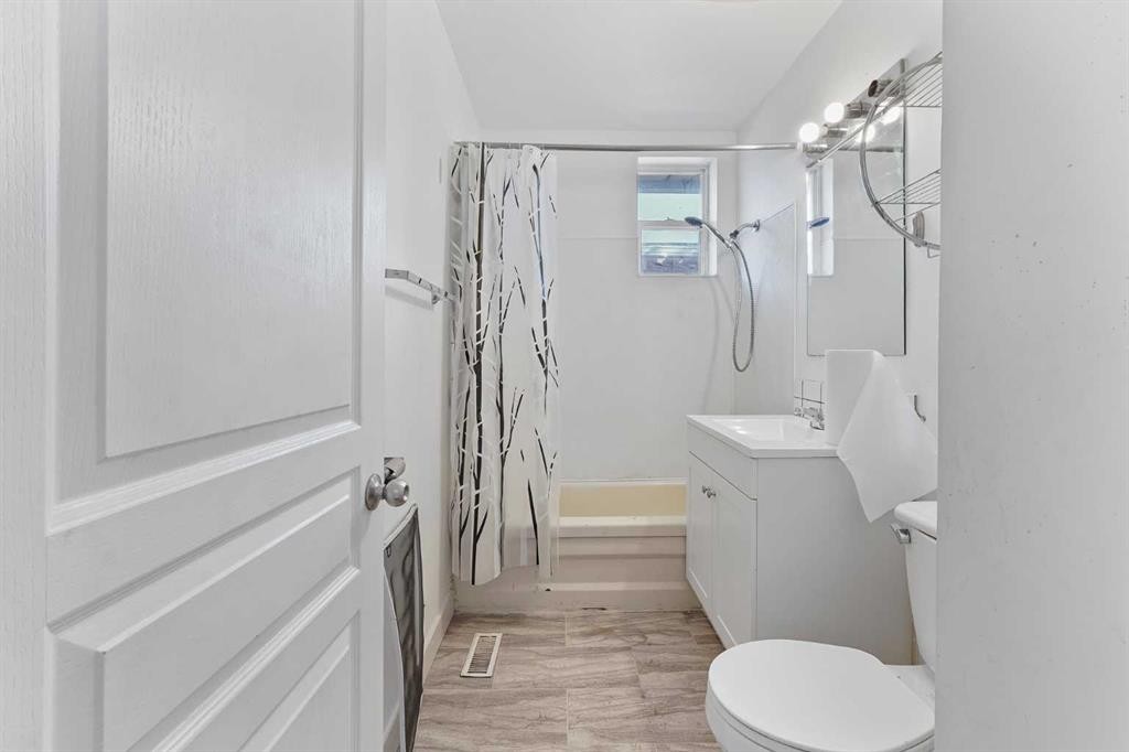 2139 5 Avenue North, Lethbridge, AB - Indoor