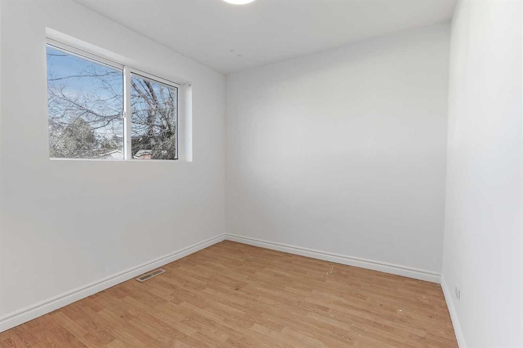 2139 5 Avenue North, Lethbridge, AB - Indoor Photo Showing Other Room