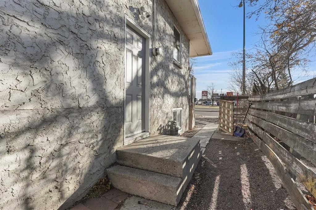 2139 5 Avenue North, Lethbridge, AB - Outdoor