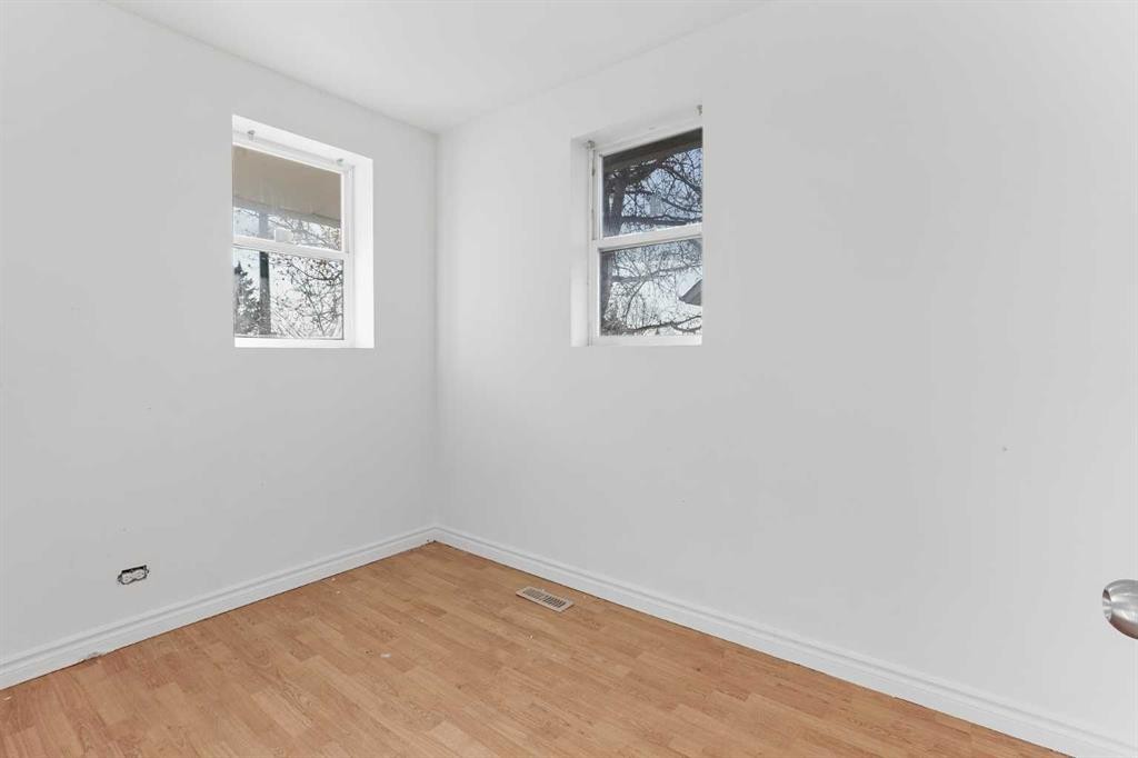 2139 5 Avenue North, Lethbridge, AB - Indoor Photo Showing Other Room