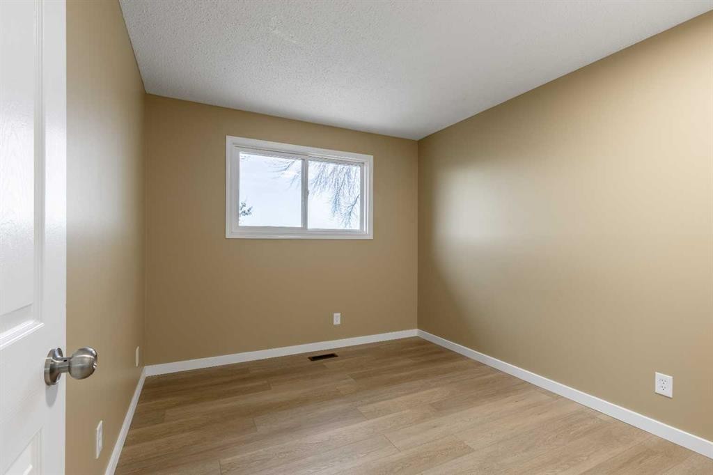 1001 19A Avenue, Coaldale, AB - Indoor Photo Showing Other Room