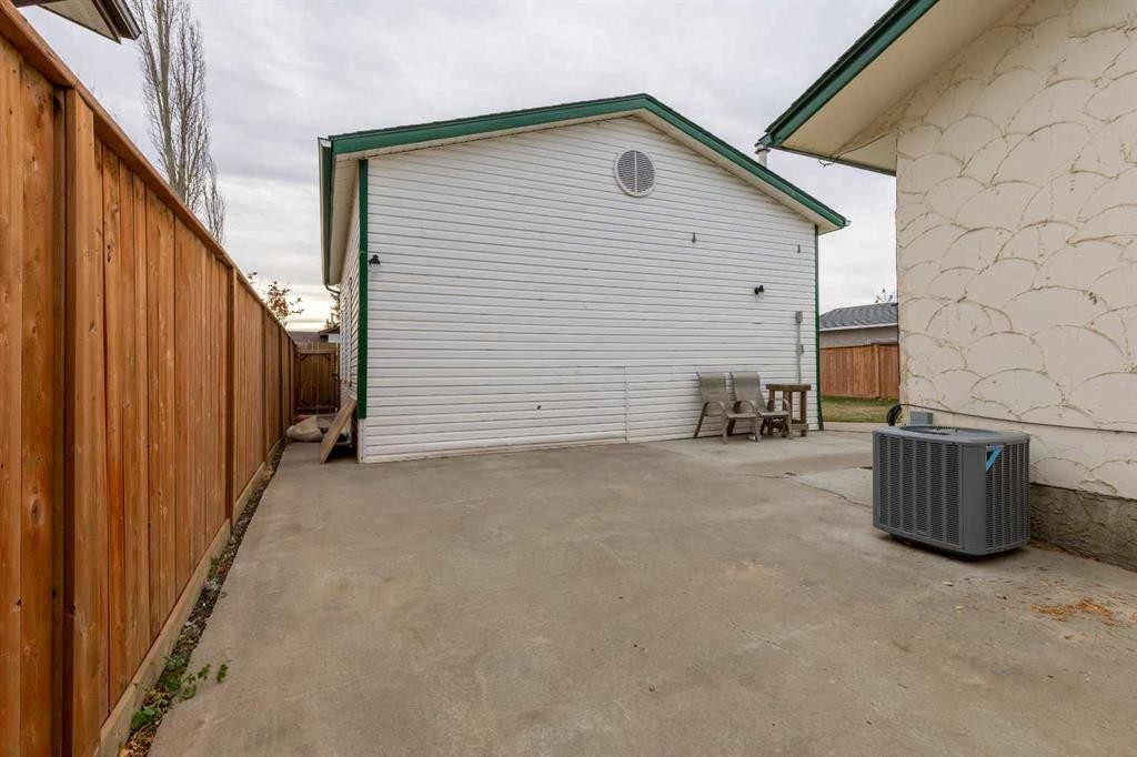 1001 19A Avenue, Coaldale, AB - Outdoor With Exterior