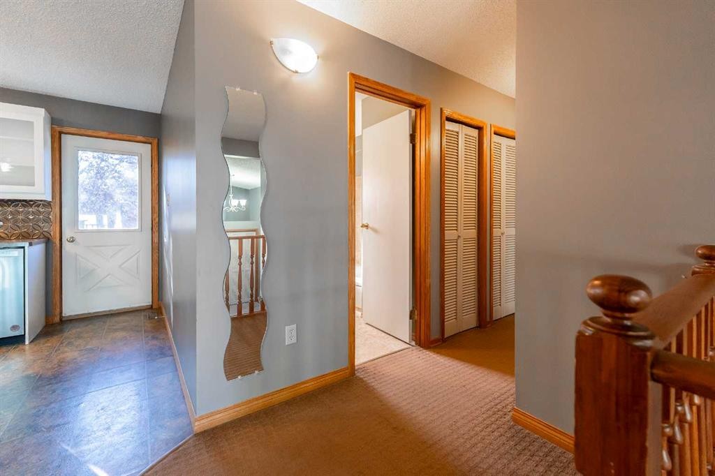 897 Red Crow Boulevard West, Lethbridge, AB - Indoor Photo Showing Other Room