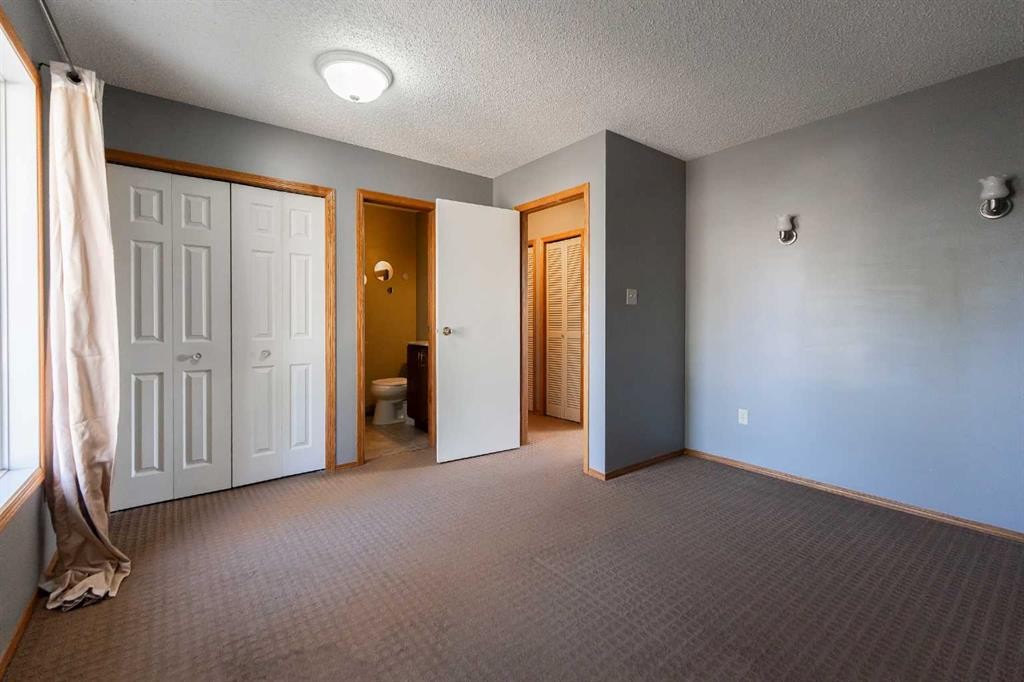 897 Red Crow Boulevard West, Lethbridge, AB - Indoor Photo Showing Other Room