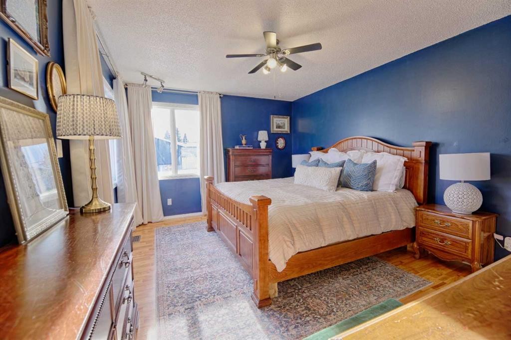 4513 Haven Place, Taber, AB - Indoor Photo Showing Bedroom