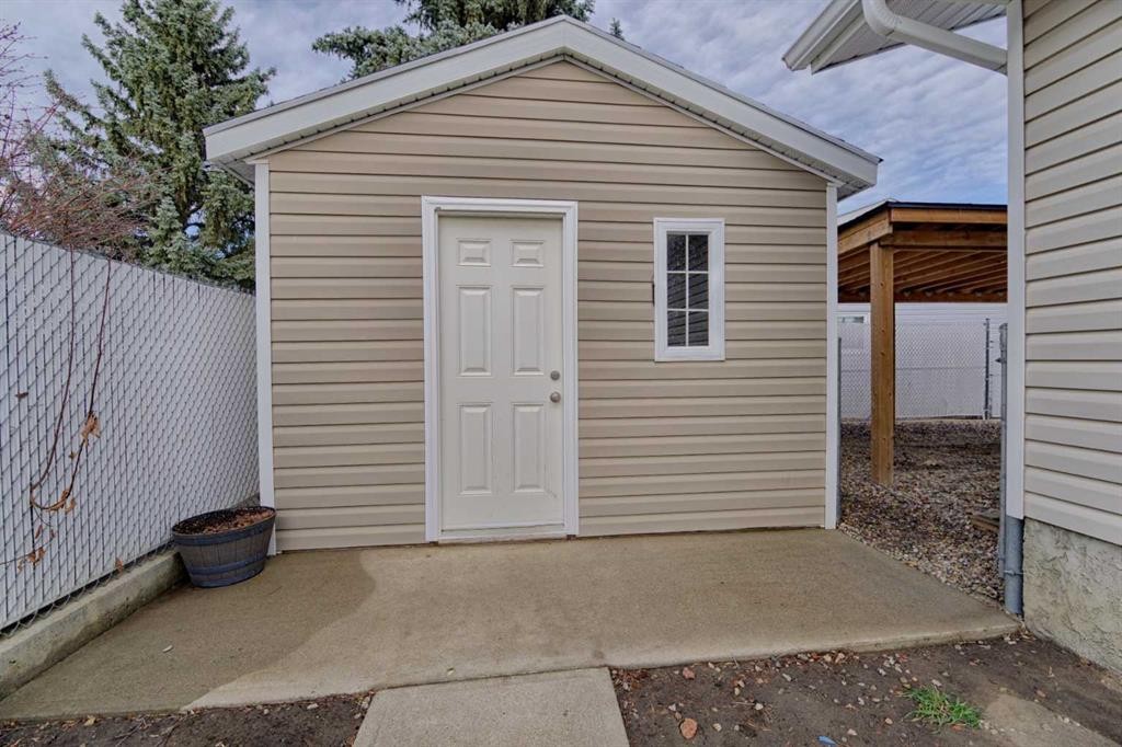 4513 Haven Place, Taber, AB - Outdoor With Exterior