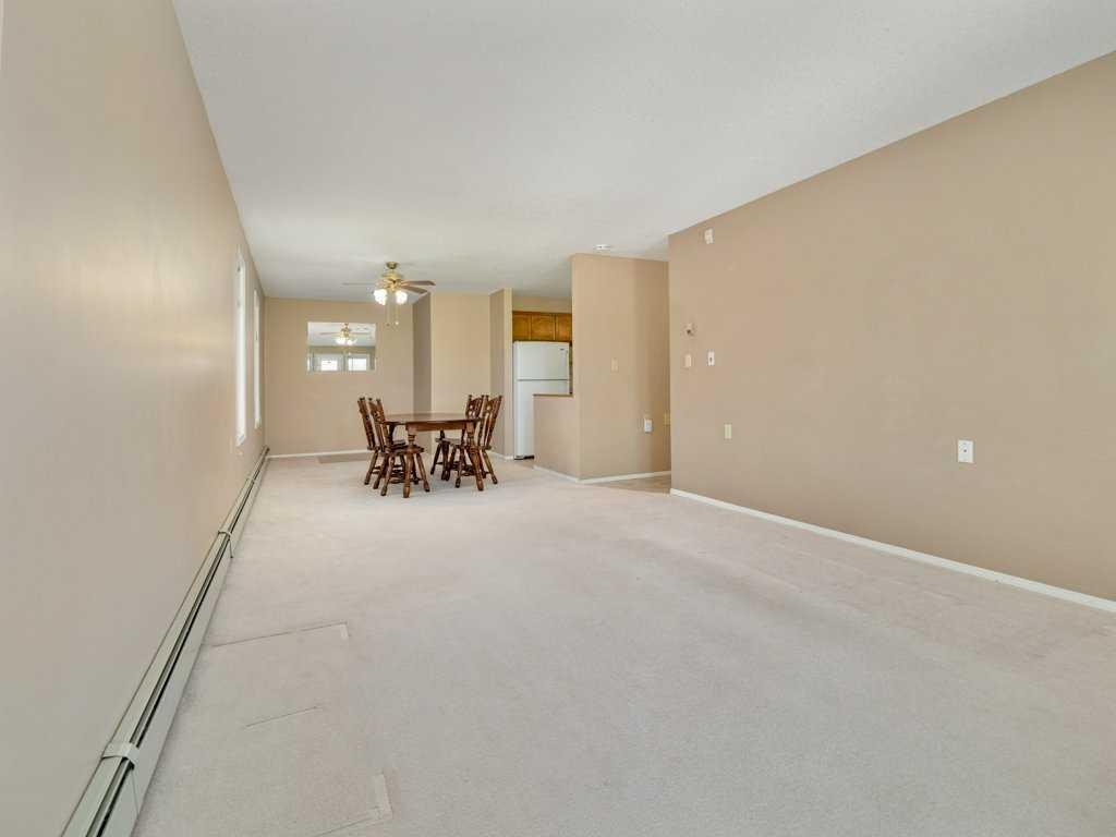 31C-2311 19 Street, Coaldale, AB - Indoor Photo Showing Other Room