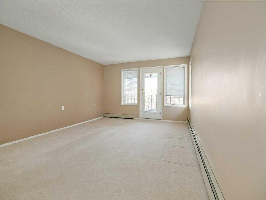 31C-2311 19 Street, Coaldale, AB - Indoor Photo Showing Other Room