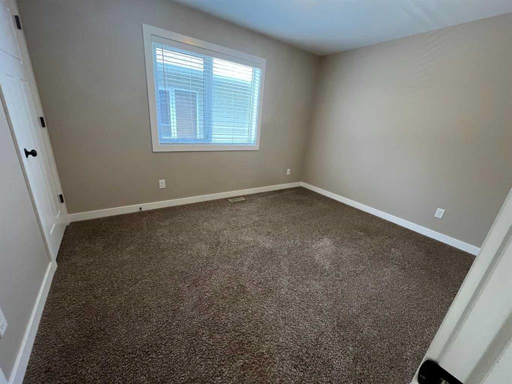 295 Sixmile Ridge South, Lethbridge, AB - Indoor Photo Showing Other Room