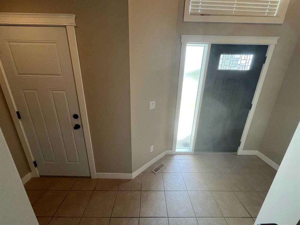 295 Sixmile Ridge South, Lethbridge, AB - Indoor Photo Showing Other Room