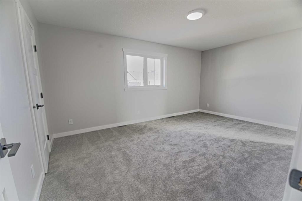 209 3 Street, Hays, AB - Indoor Photo Showing Other Room