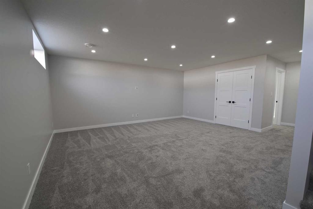 209 3 Street, Hays, AB - Indoor Photo Showing Other Room