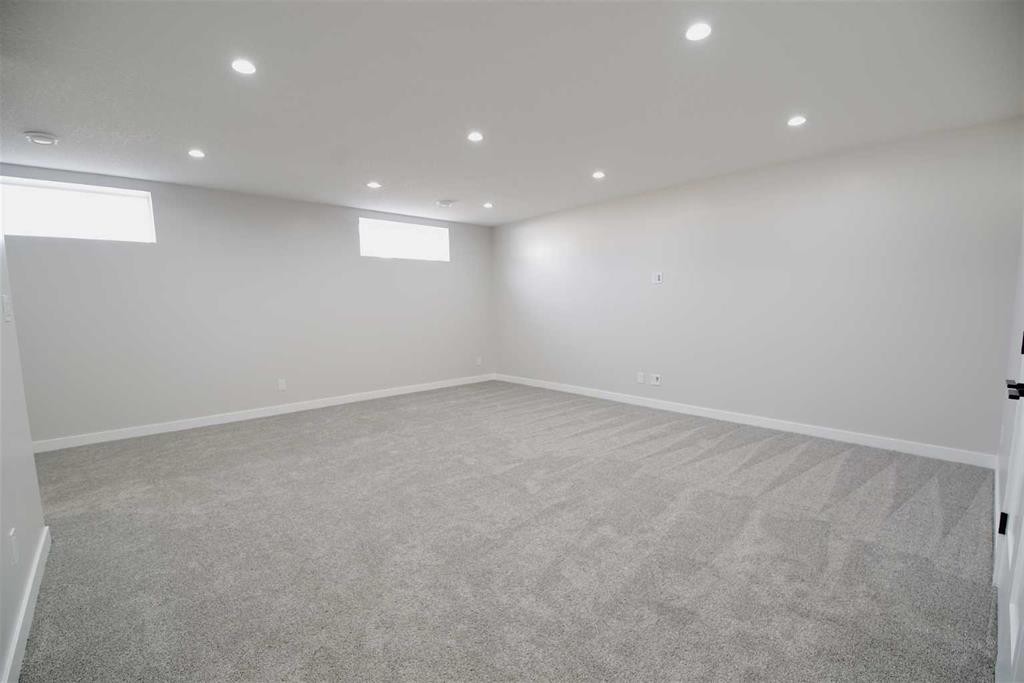 209 3 Street, Hays, AB - Indoor