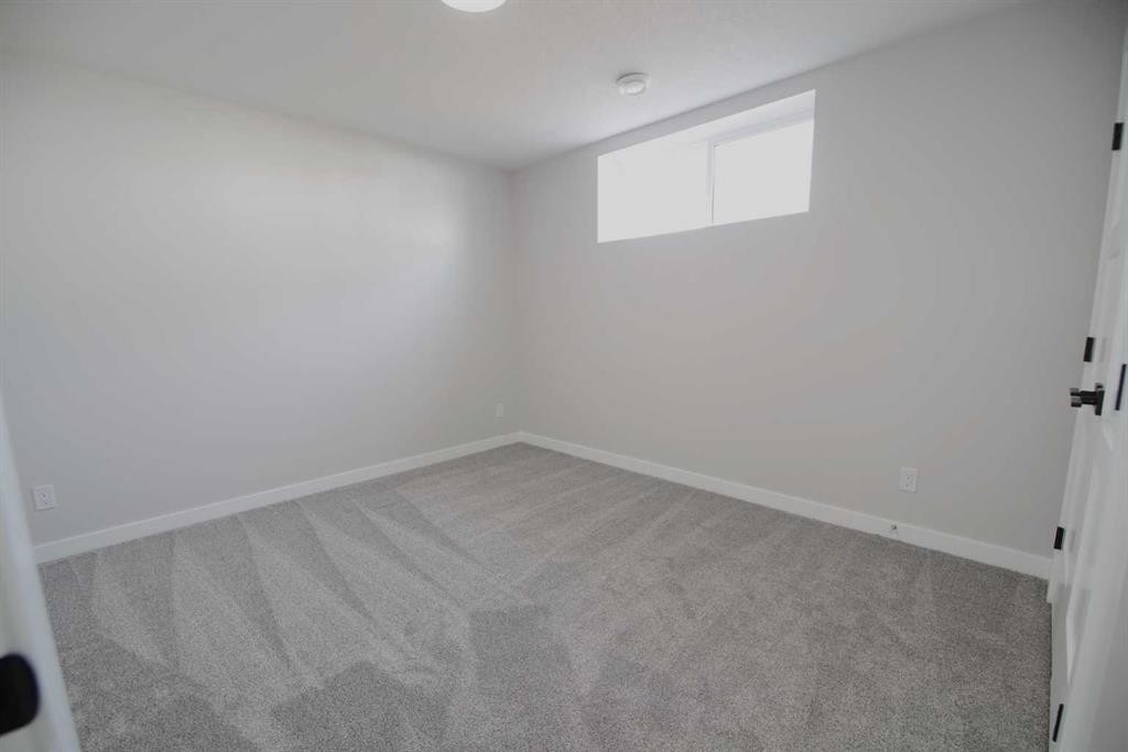 209 3 Street, Hays, AB - Indoor Photo Showing Other Room
