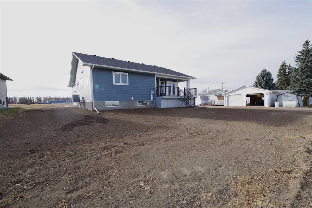 209 3 Street, Hays, AB - Outdoor With Deck Patio Veranda