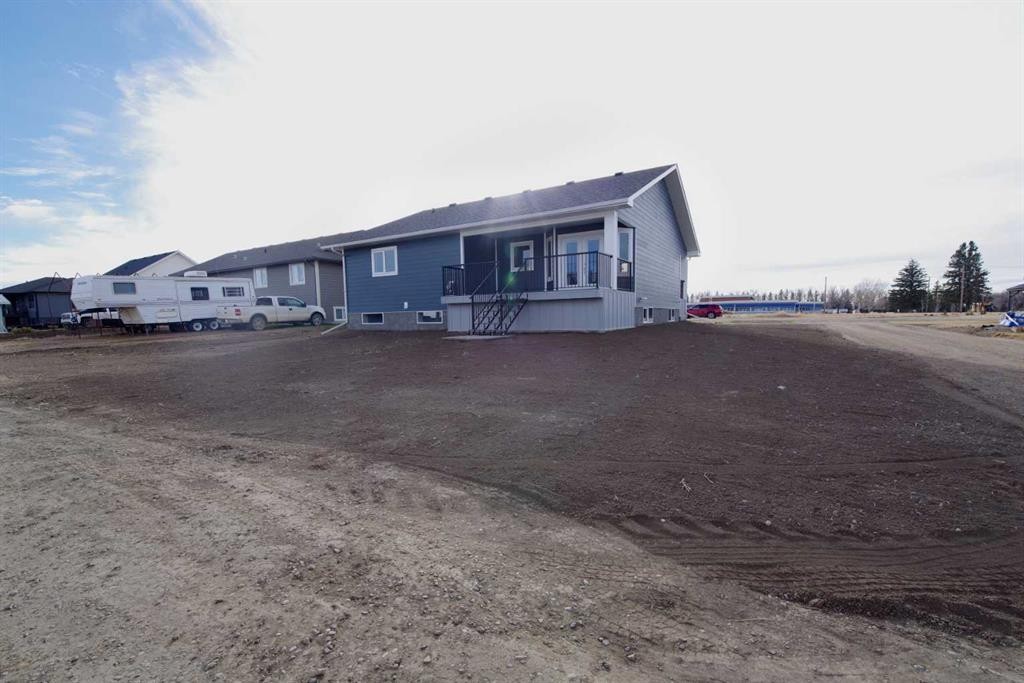 209 3 Street, Hays, AB - Outdoor With Deck Patio Veranda