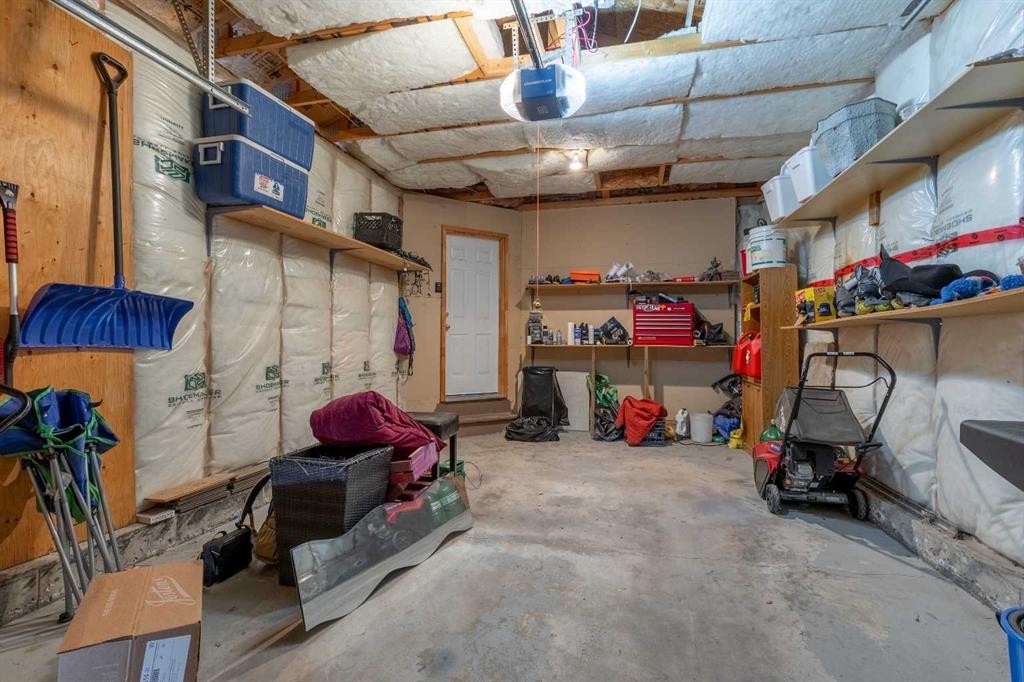 188 Cougar Way North, Lethbridge, AB - Indoor