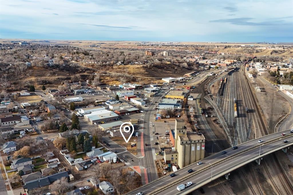698 South Railway Street Se, Medicine Hat, AB