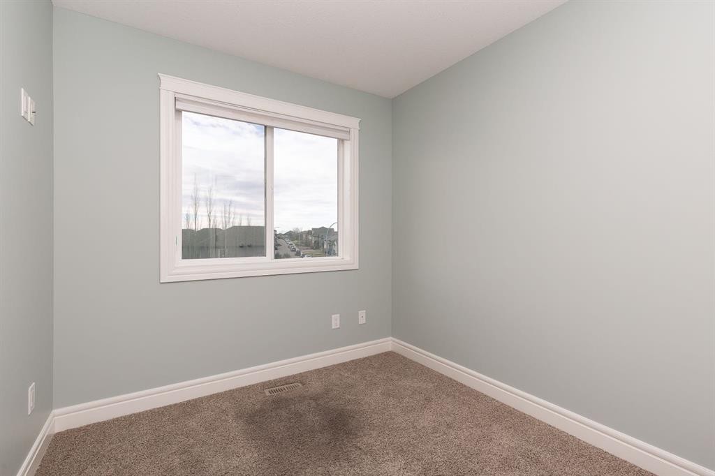 847 Mt Sundance Manor West, Lethbridge, AB - Indoor Photo Showing Other Room