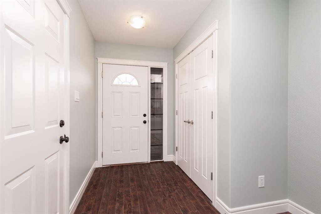 847 Mt Sundance Manor West, Lethbridge, AB - Indoor Photo Showing Other Room